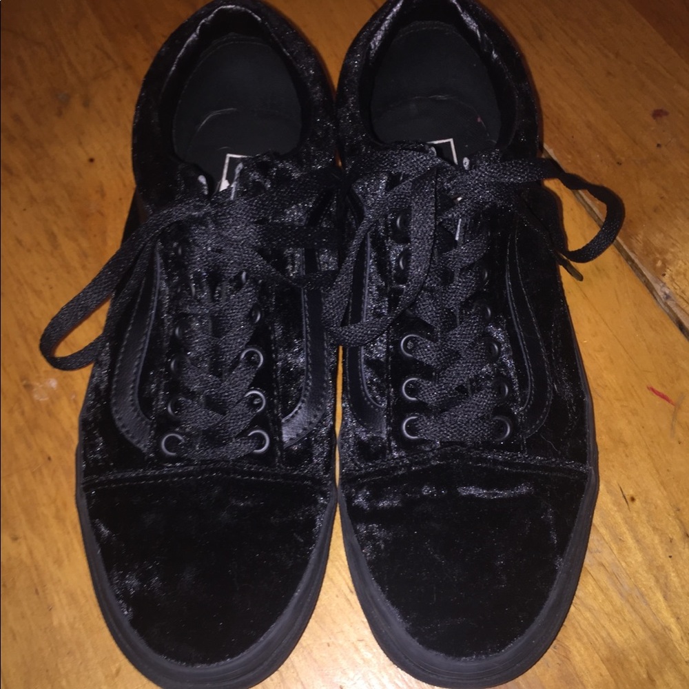 NEW BLACK VELVET OLD SCHOOL VANS